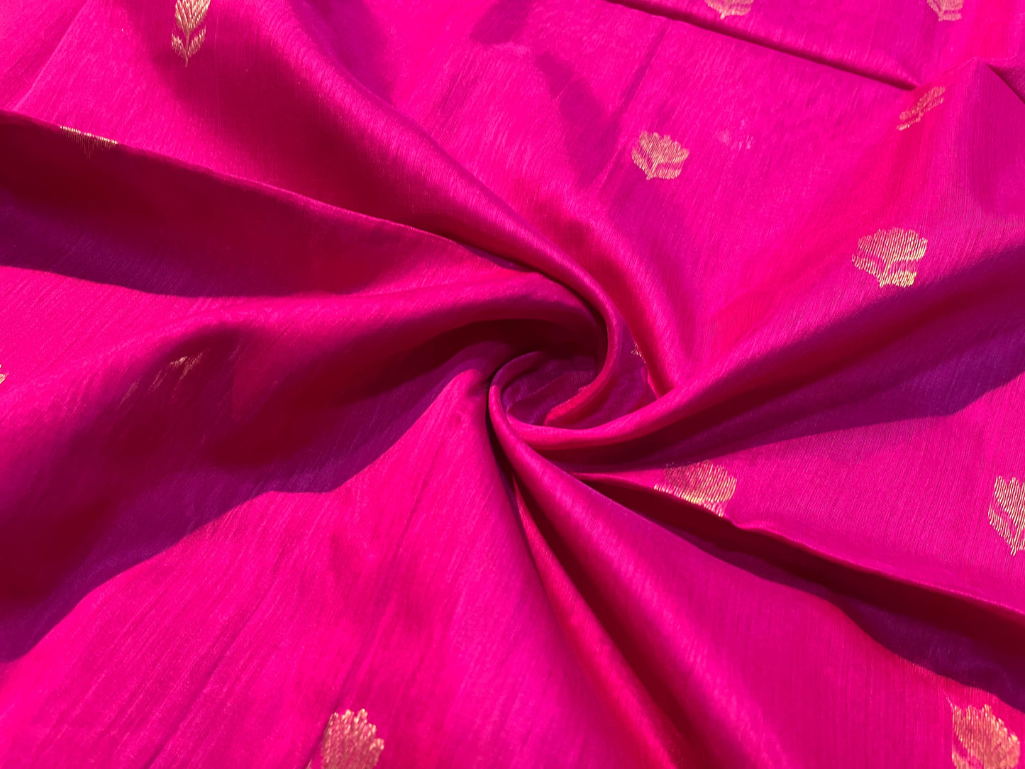 MAHESHWARI HANDWOVEN ALL OVER LOTUS RANI SAREE