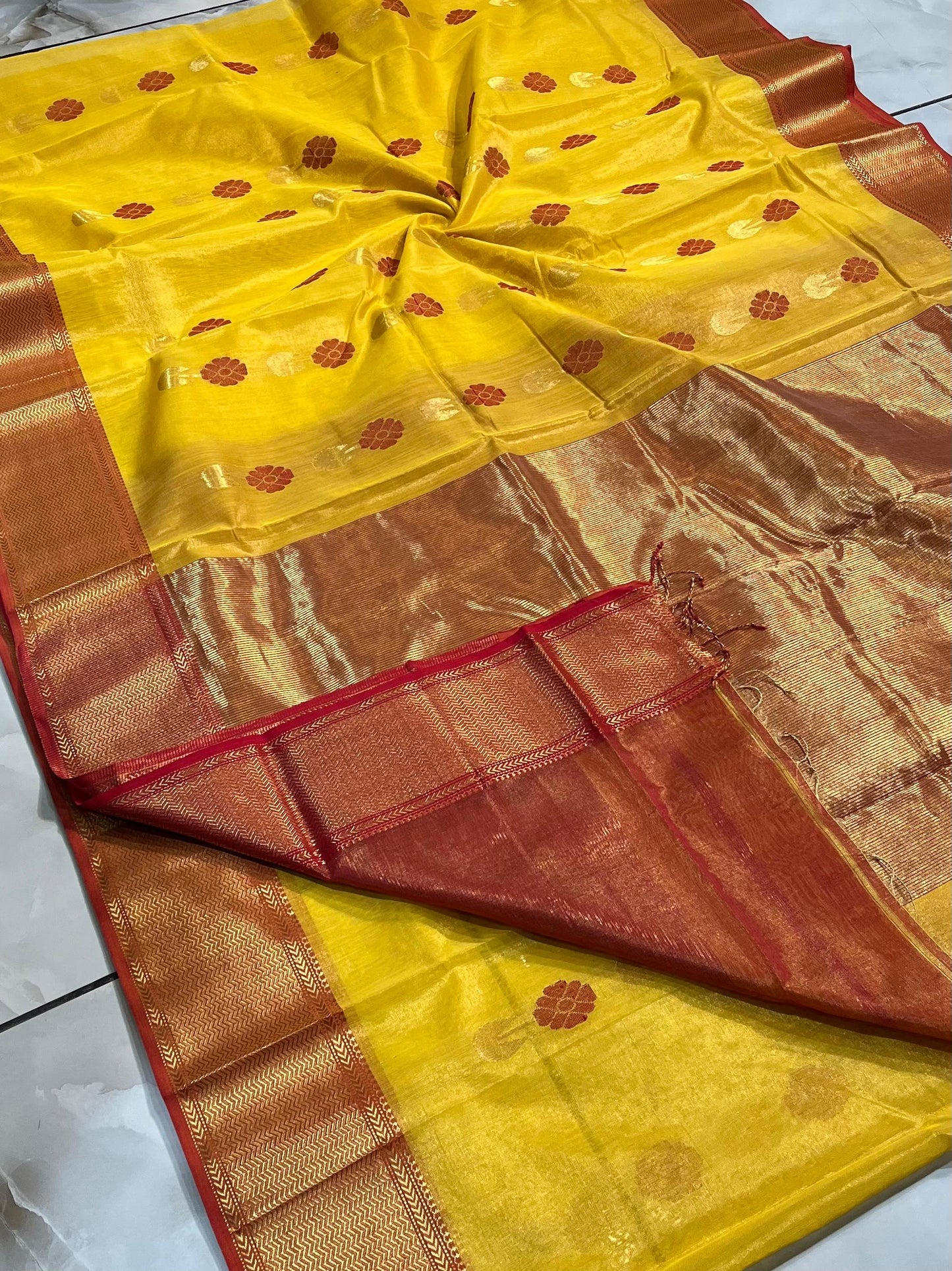MAHESHWARI HANDWOVEN TISSUE FLOWER BUTA ALL OVER YELLOW SAREE