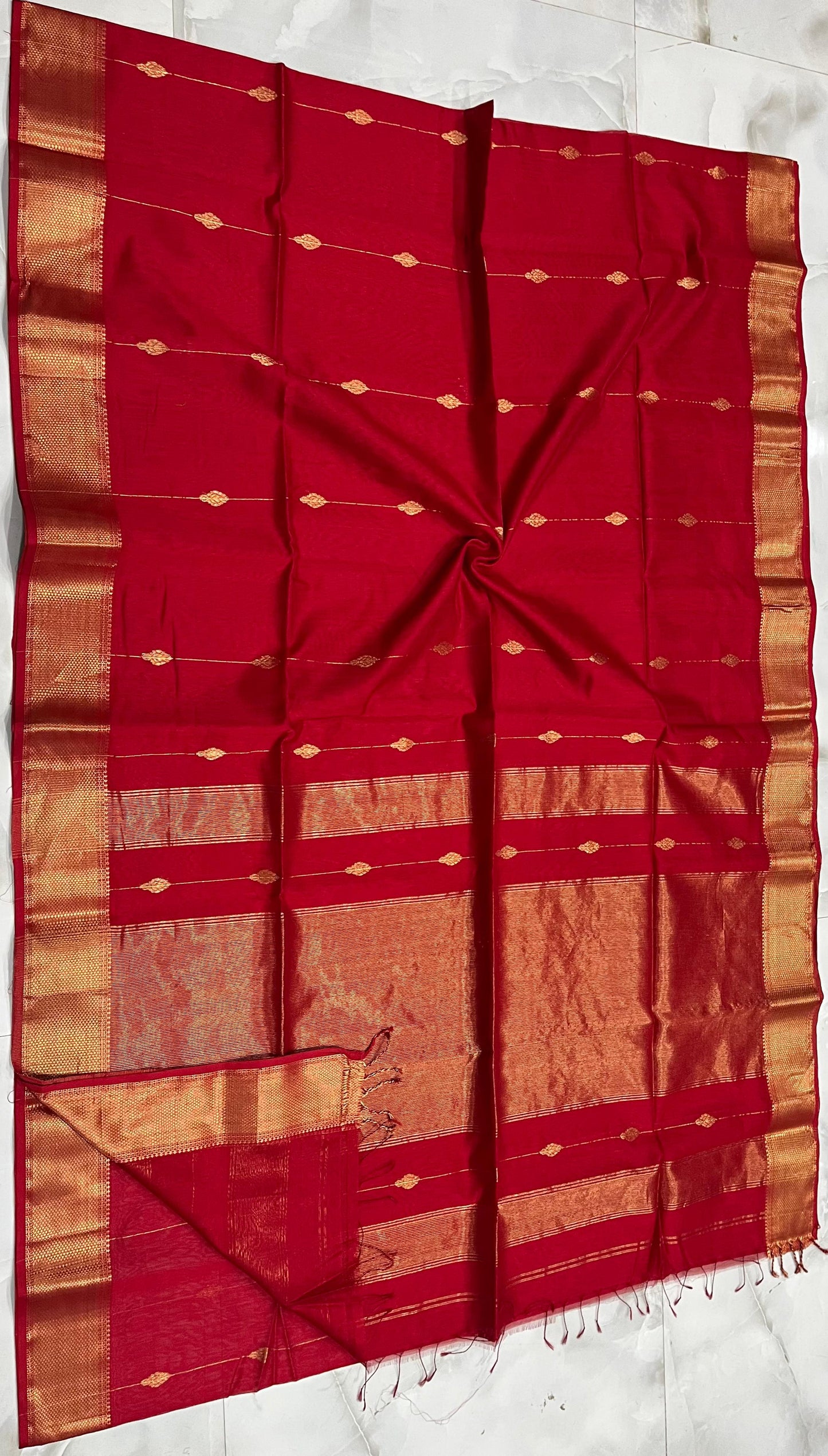 Maheshwari Handwoven Big Border Zari Line Red Saree