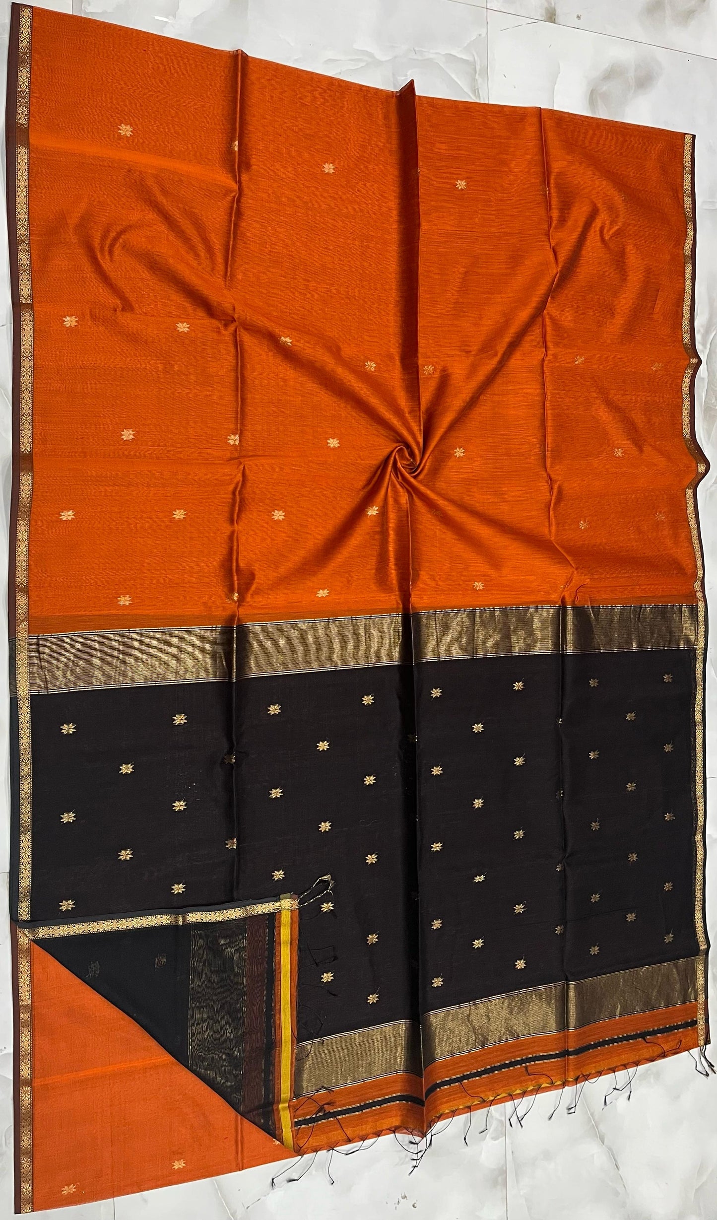 MAHESHWARI HANDWOVEN STAR BUTI SAREE