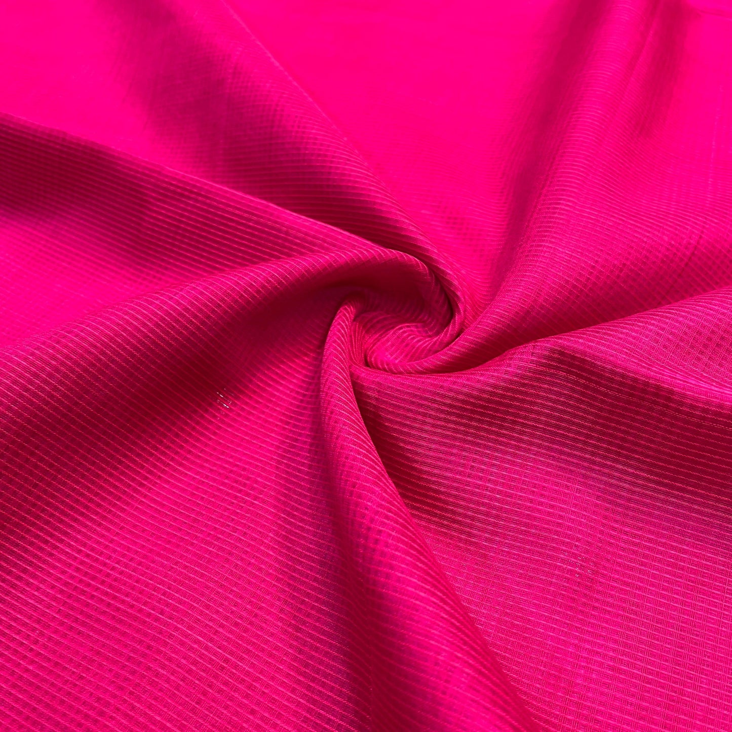 Maheshwari Handwoven Mohina Checks Rani Colour Saree