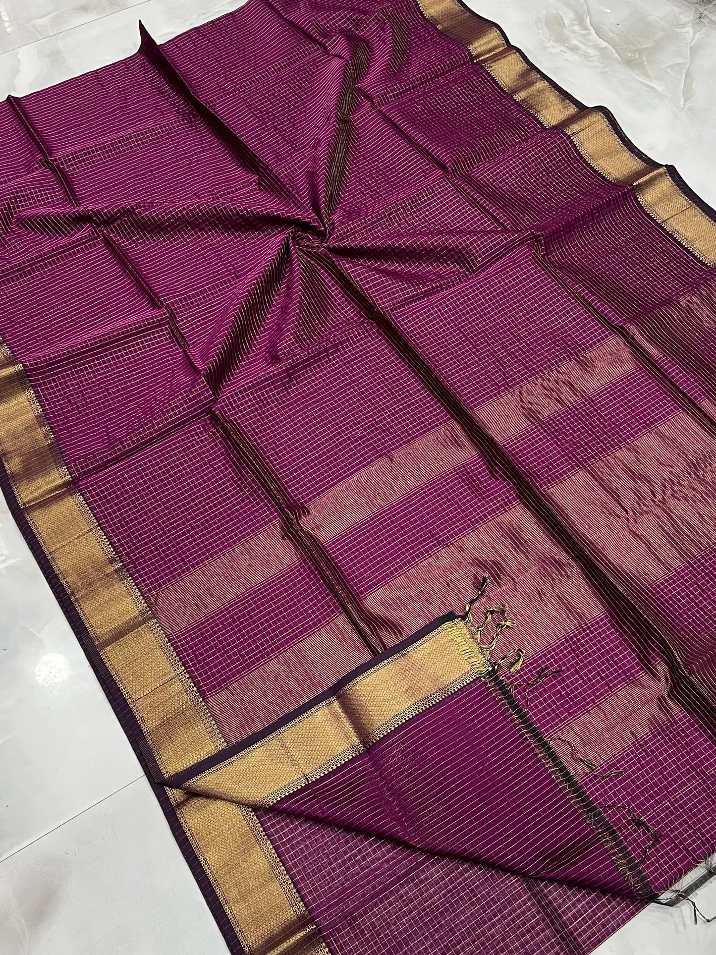 Maheshwari Handwoven Zari Checks Saree