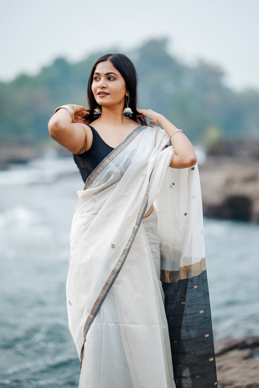 MAHESHWARI HANDWOVEN STAR BUTI WHITE BLACK SAREE