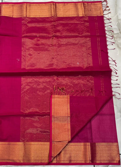 Maheshwari Handwoven Mohina Checks Rani Colour Saree