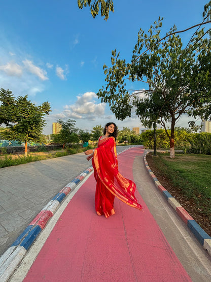 Maheshwari Handwoven Big Border Zari Line Red Saree