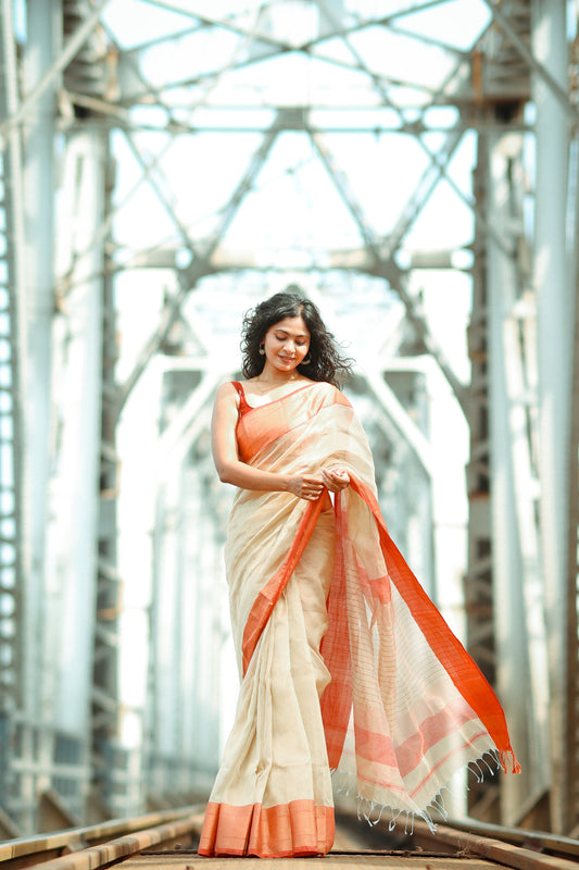 Maheshwari Handwoven Tissue Twisting Golden Zari Saree